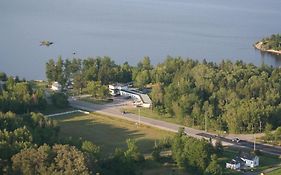Edgewater Motel And Campground